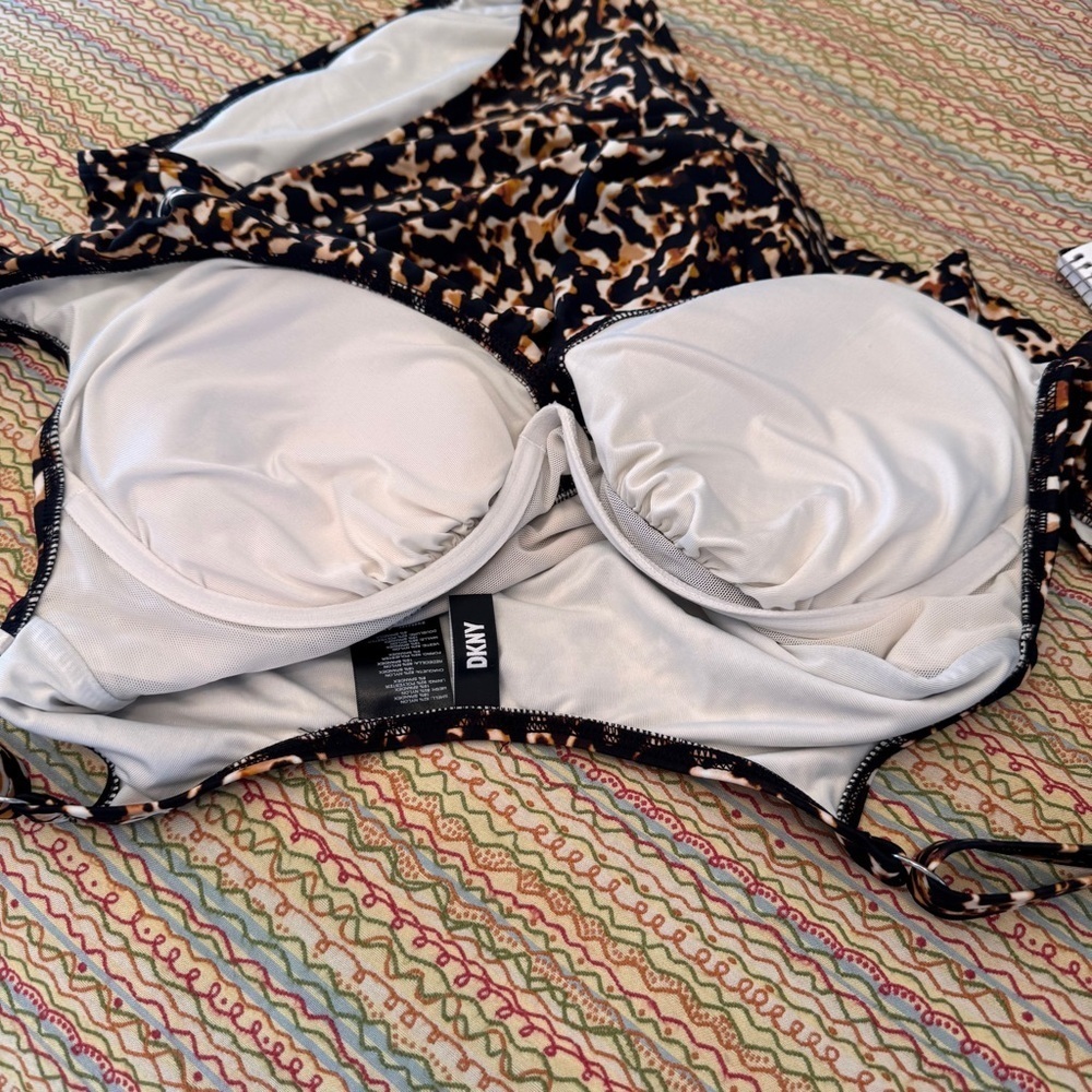 DKNY Printed Ruffle Plunge Underwire Tummy-Control One-Piece Multi, Size 10 - Picture 5 of 12